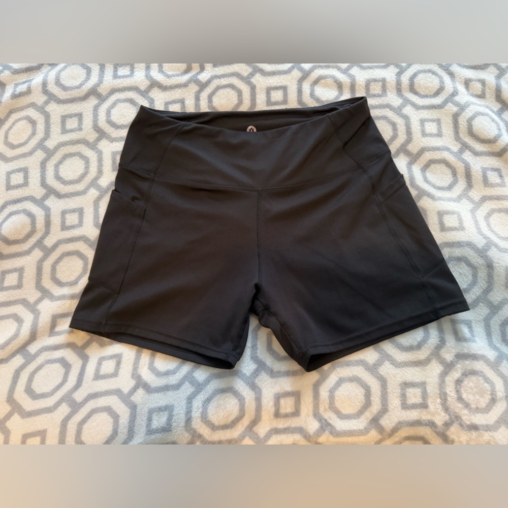 Women's Black Athletic biker Shorts with side pockets